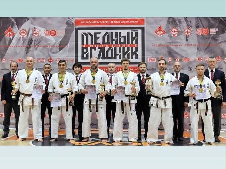 Калужские каратисты взяли весь комплект медалей на турнире в Петербурге