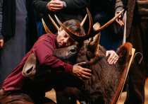 В БДТ им. Г.А.Товстоногова Антон Федоров поставил «Утиную охоту» по не теряющей новизны в любые времена пьесе Александра Вампилова и нашел идеальную для себя труппу