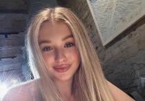 Российская фигуристка Софья Леонтьева выложила в соцсети кадры недавней фотосессии. Выступающая в танцах на льду спортсменка поразила подписчиков красивым образом.