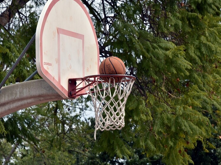 В карельском поселке родители самостоятельно возводят спортивные объекты для своих детей