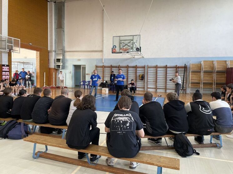 Молодогвардейцы провели в КубГТУ мастер-класс по управлению дронами