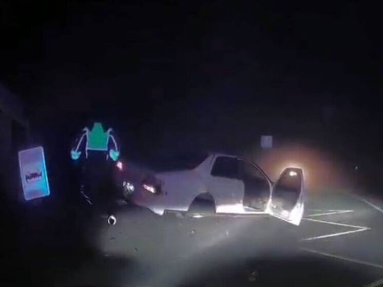 В Кузбассе погоня закончилась крушением иномарки и задержанием водителя