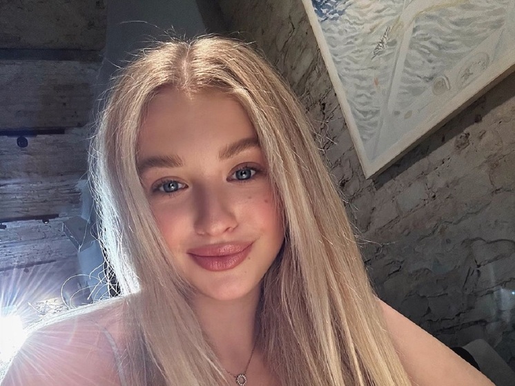 Российская фигуристка Софья Леонтьева выложила в соцсети кадры недавней фотосессии. Выступающая в танцах на льду спортсменка поразила подписчиков красивым образом.