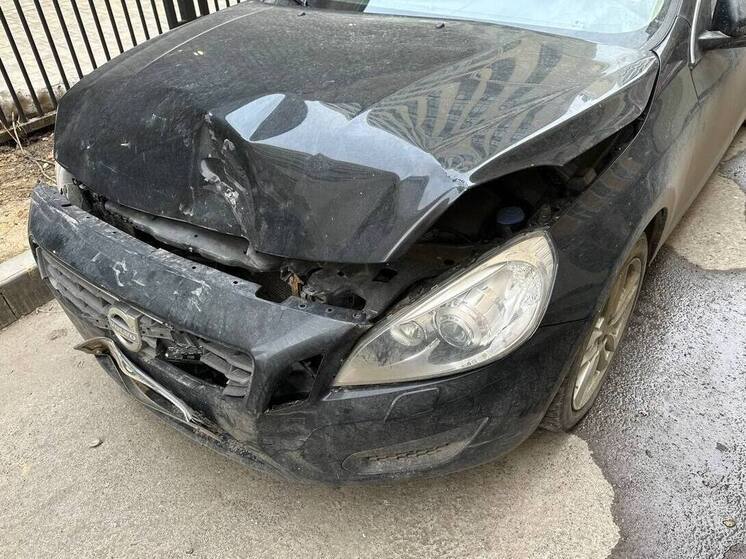 Водитель пострадал, врезавшись в дерево на трассе под Балтийском