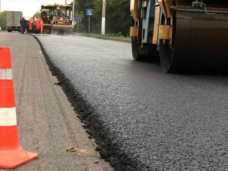 Дорогу в Иванов Бор ремонтируют в Кирилловском округе