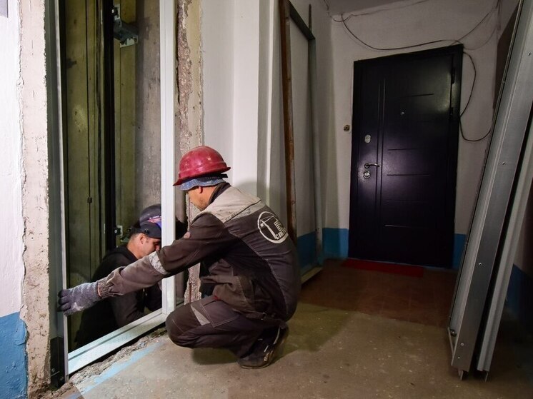 Крымчанам рассказали, как добиться ремонта лифта