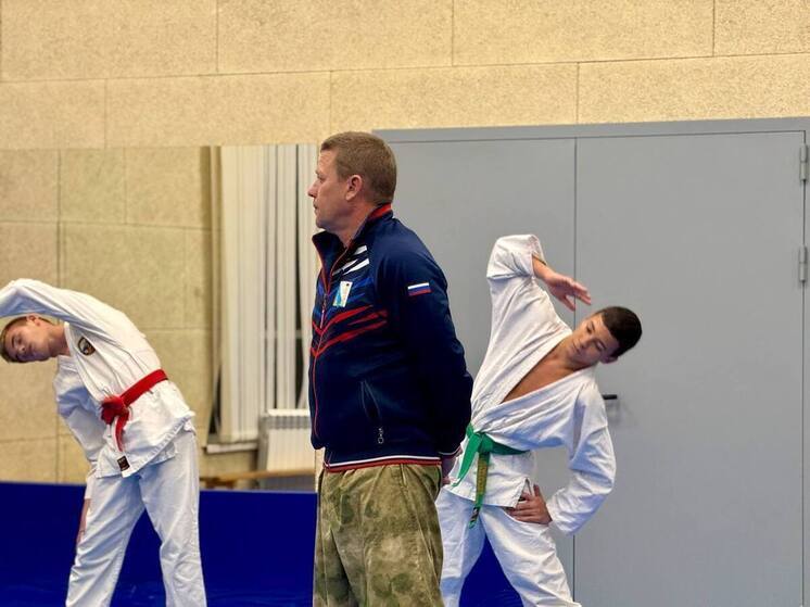 Губернатор Севастополя поздравил тренеров с профессиональным праздником