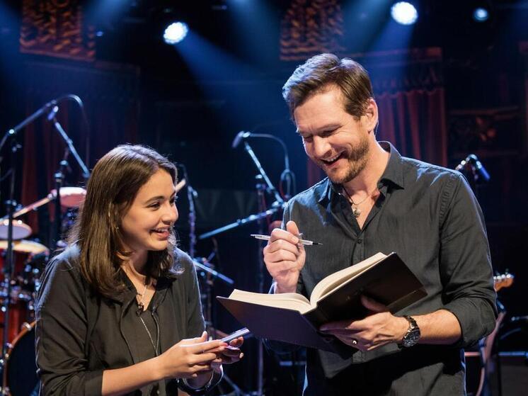 Как псковский фанат стал жертвой мошенника: история одного автографа