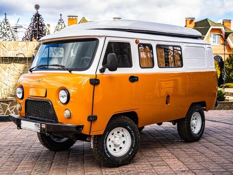 «Буханка» против хай-тек авто: в Японии идет мода на внедорожники УАЗ