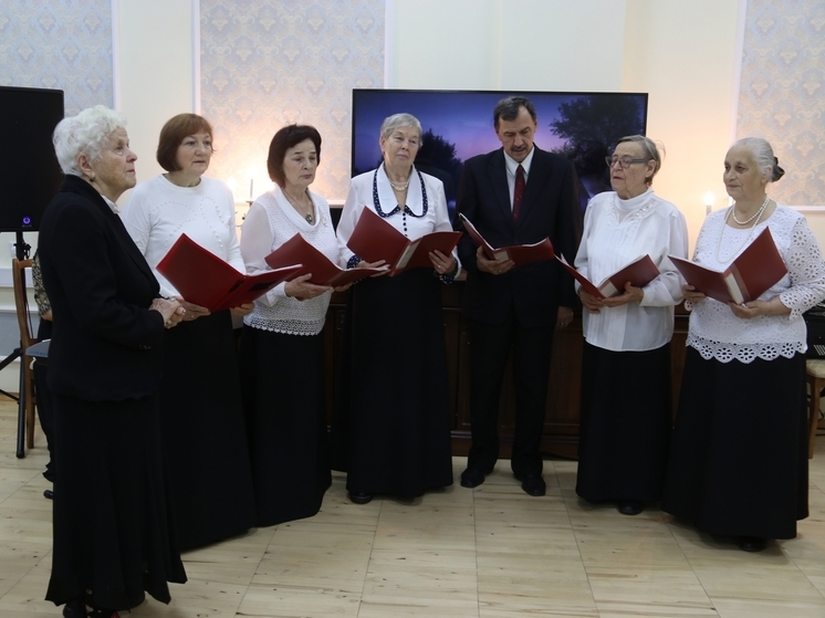 В Киришской библиотеке прошел вечер памяти жертв политических репрессий