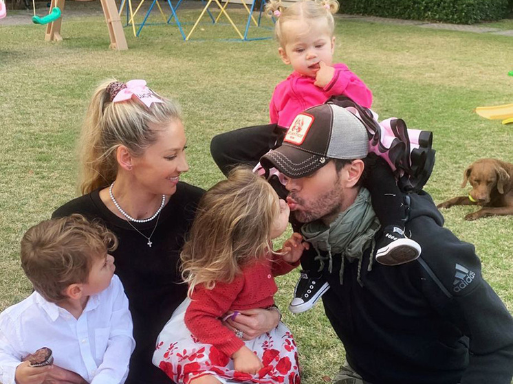 Экс-теннисная прима Анна Курникова готовится стать мамой в четвертый раз