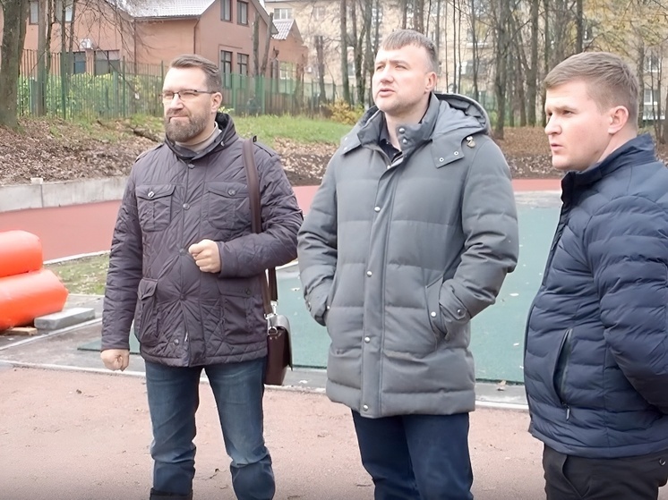 Старейший спортивный стадион города, музыкальная школа-юбиляр и сквер дважды Героя Советского Союза — Алексей Шимко лично проверил ход работ на ключевых социальных объектах Пущино
