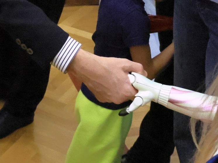 Изобретатель из Магнитогорска создал бионический протез с нейросетью