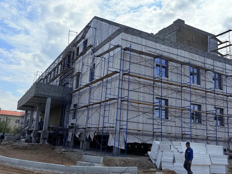 8 крупных объектов здравоохранения строят в Якутии