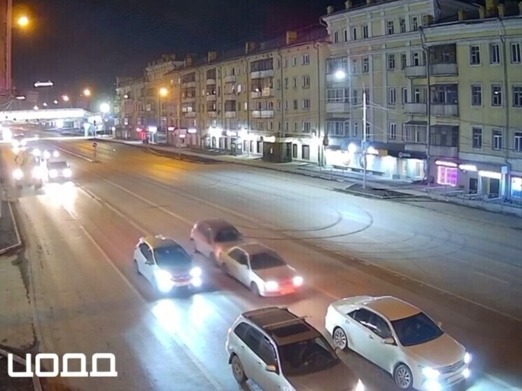 Тройное ДТП произошло на улице Большевистской в Новосибирске