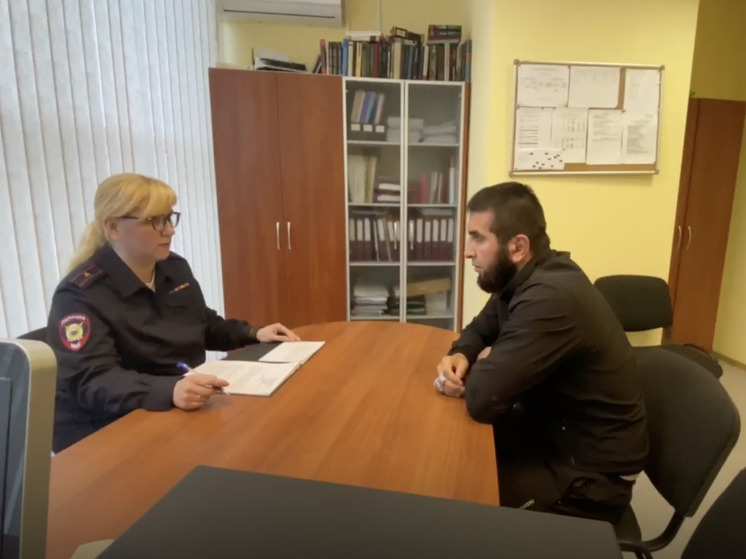 Двух мигрантов-насильников из Северодвинска выдворили из России