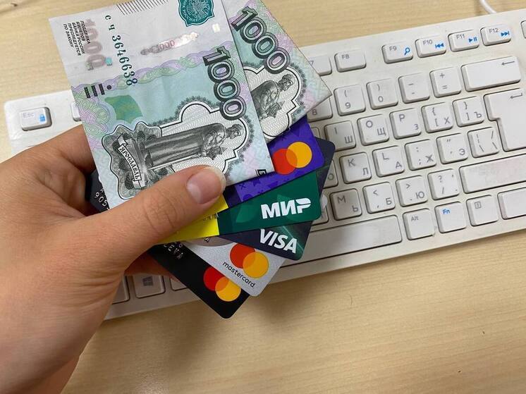 Петербуржцев предупредили об опасности внезапно «капнувших» на счет денег