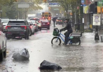 Двое найдены мертвыми в затопленных подвалах в Нью-Йорке, поскольку на американский мегаполис обрушился ливень