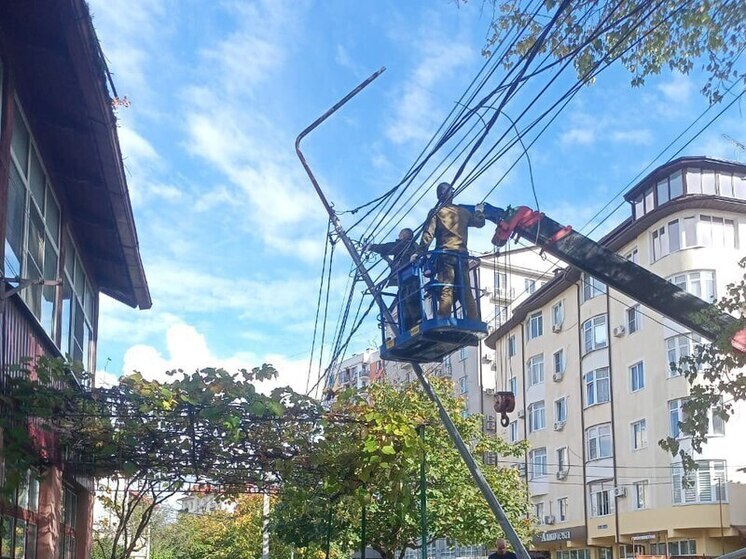 «Сочисвет» завершает работы по восстановлению уличного освещения в нескольких районах города