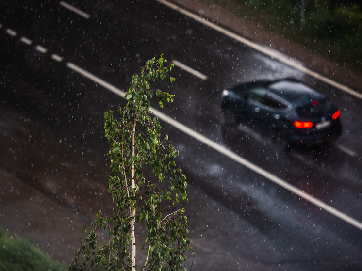 Водителей Тверской области предупреждают о мокрых дорогах