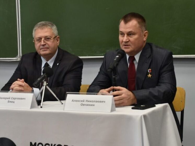 Космонавт Алексей Овчинин встретился со студентами Рязани