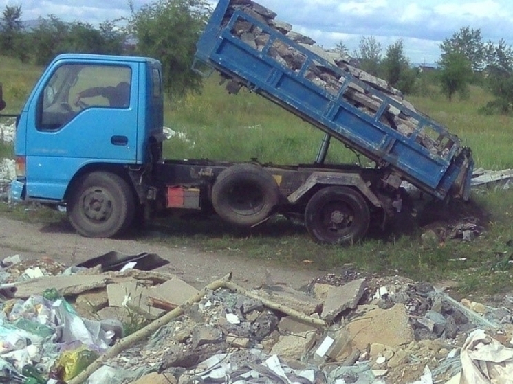 Двое забайкальцев заплатят 80 тысяч рублей за выброс мусора