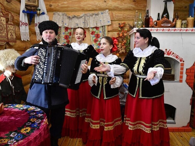 С пирогами и колоритной фотовыставкой встретят казаки салехардцев на Дне народного единства