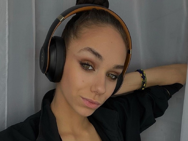 Российская художественная гимнастка, неоднократная чемпионка России Анастасия Гузенкова продемонстрировала свой костюм для празднования Хэллоуина. Мастер спорта международного класса появилась на вечеринке в образе побитой кошки.