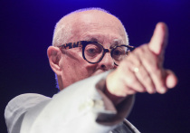 Первая премьера из десятка обещанных худруком Марком Розовским состоялась в театре «У Никитских ворот»