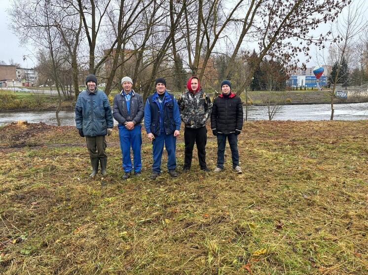Сотрудники ЗАО "ЗЭТО" присоединились к месячнику по уборке в Великих Луках