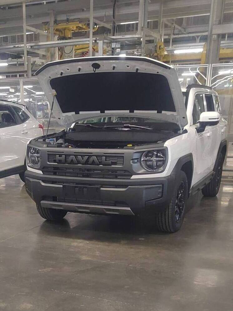 Грозит успехом: эксклюзивный для РФ обновленный кроссовер Haval H3 сняли на фото