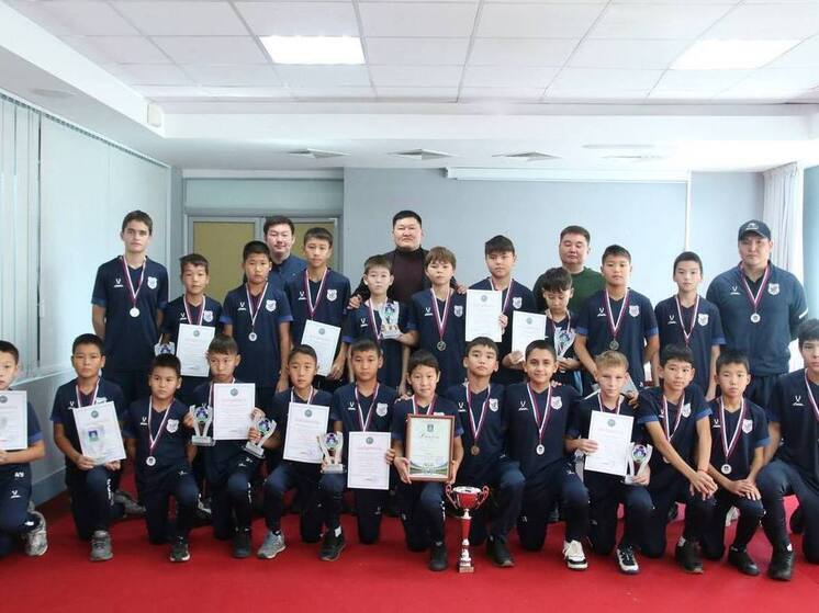 В Калмыкии отметили успехи юных футболистов