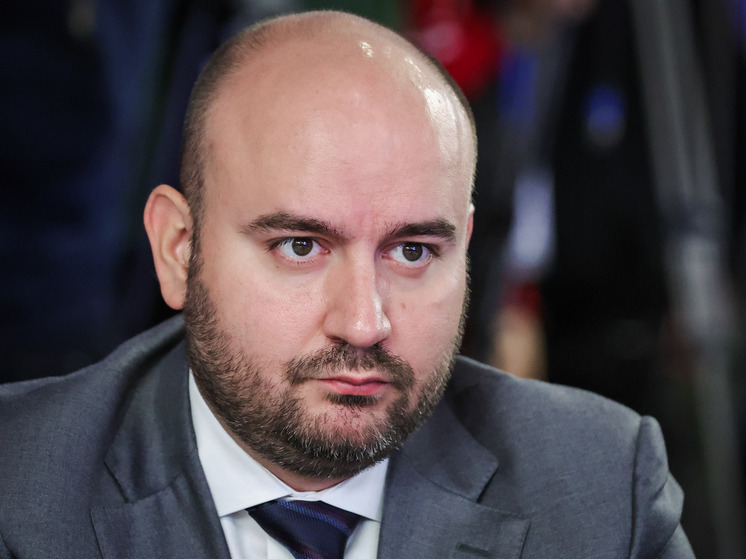 Скандально известный губернатор Самарской области Вячеслав Федорищев записал рэп-трек