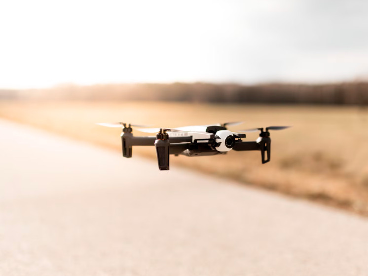 Дроны ВСУ ударили по брянскому селу Чаусы: ранен мужчина