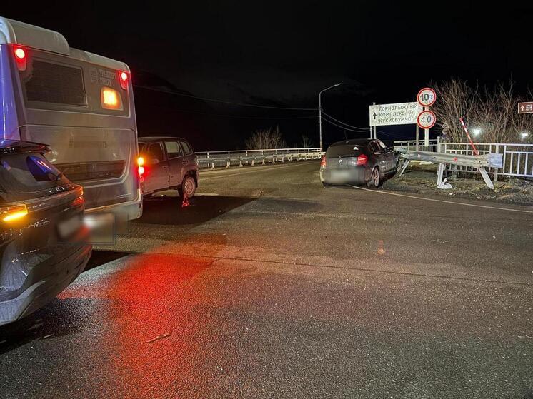 Два человека пострадали в аварии в Кировске