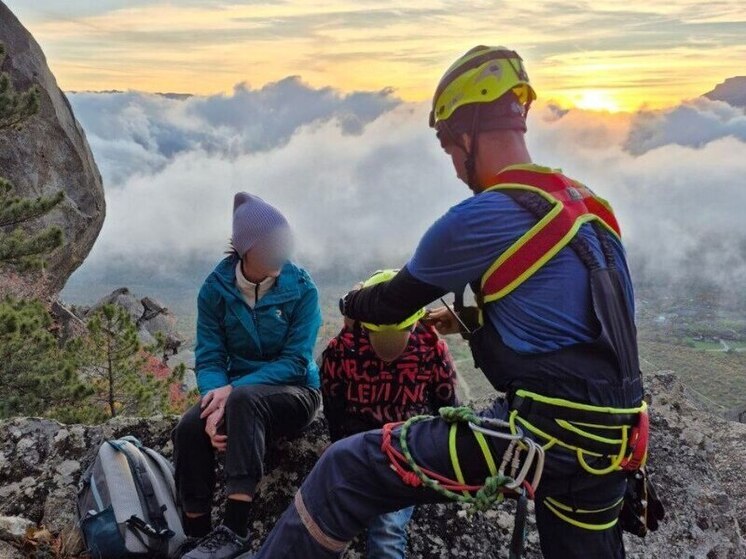 В Крыму женщина с ребёнком заблудились в Долине Привидений