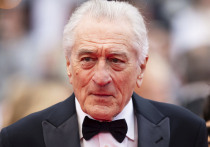 Пятеро человек арестованы по федеральным обвинениям в связи со смертельной передозировкой, унесшей жизнь внука Роберта Де Ниро Леандро Де Ниро-Родригеса и еще двух молодых людей