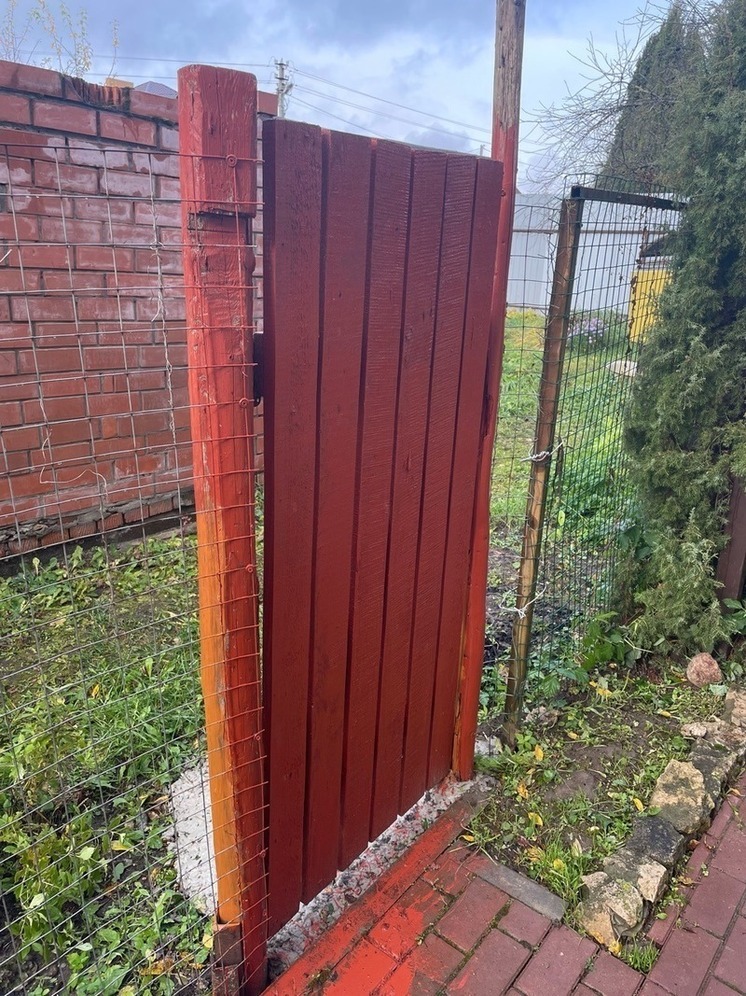 В пригороде Калуги через суд восстановили калитку