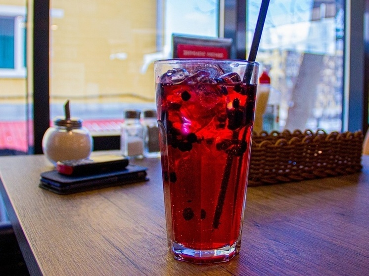 Тульского предпринимателя уличили в продаже просроченных напитков