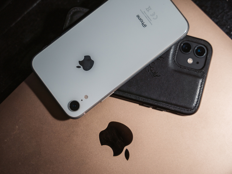 В России среди новых моделей iPhone самым популярным стал цвет «тыквы»