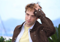 Актер Роберт Паттинсон, получивший популярность благодаря главной роли в вампирской саге «Сумерки», планирует выпустить мини-альбом с собственными песнями