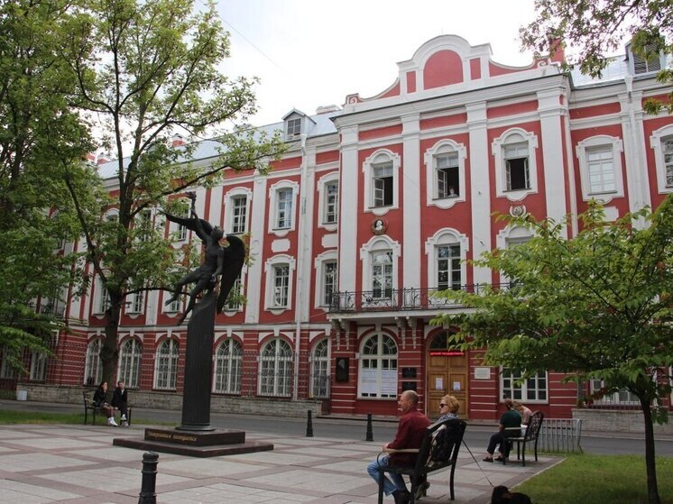 Инспекторы нашли нарушения в общежитиях и корпусах СПбГУ в Петергофе
