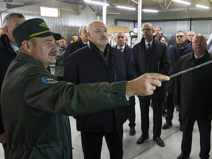 "Сядем с Путиным и бахнем": Лукашенко попросил Запад "не нарываться"