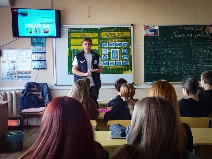 Запорожские школьники из Мелитополя научились раздельному сбору мусора и переработке пластика