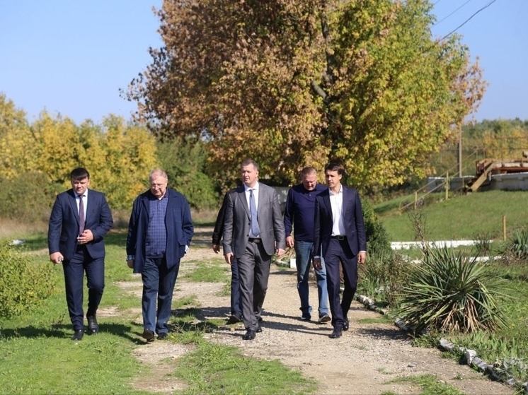 Депутат ЗСК Владимир Решетняк проверил работу коммунальных объектов в Абинском районе