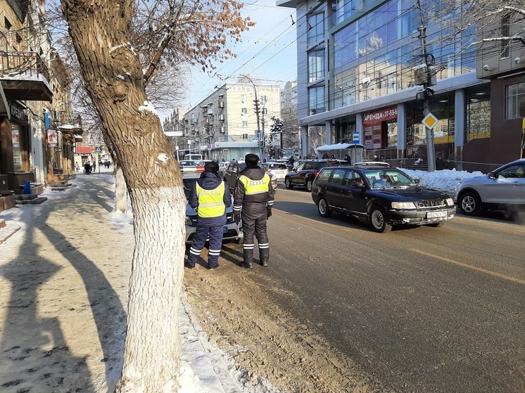 Саратовский полицейский оказался в центре коррупционного скандала