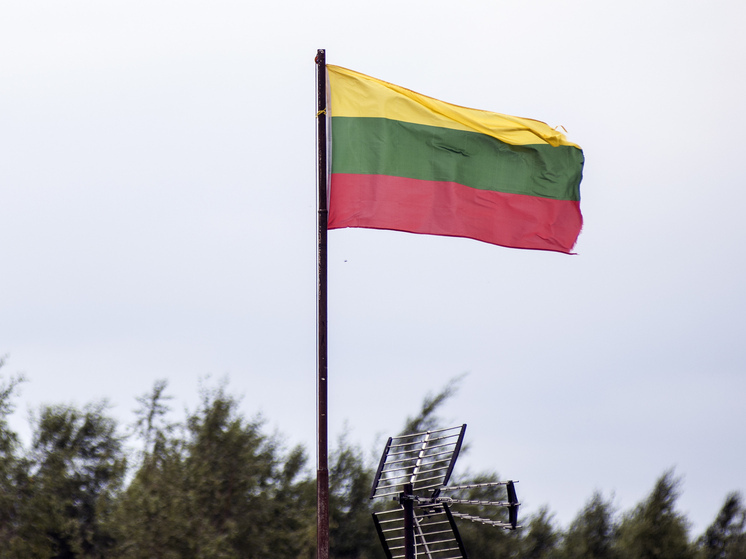 Литовские железные дороги (ЛЖД) прекращают транспортировку грузов российских нефтяных компаний в Калининградскую область