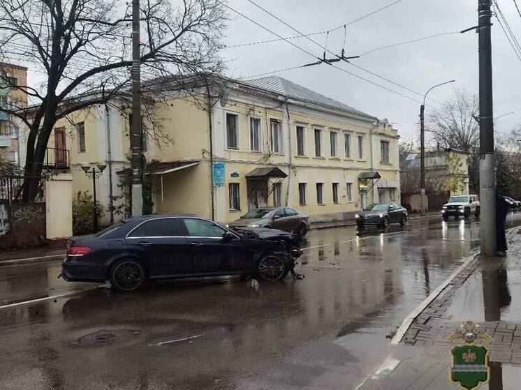 На Пушкина автомобиль насмерть сбил молодого калужанина