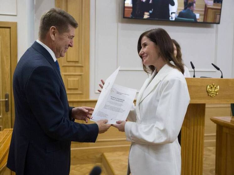 Представителей Единого волонтерского центра наградили за вклад в сохранение Арктики