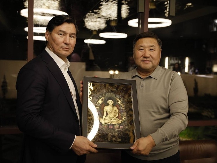 Калмыкию посетил глава Тывы